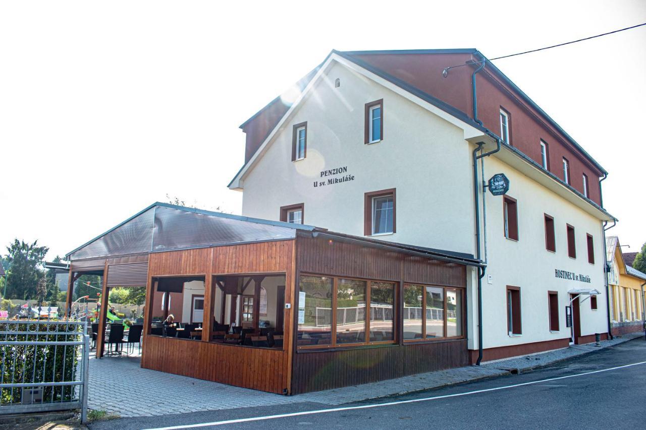 Hostinec A Penzion U Sv. Mikulase Hať Exterior foto