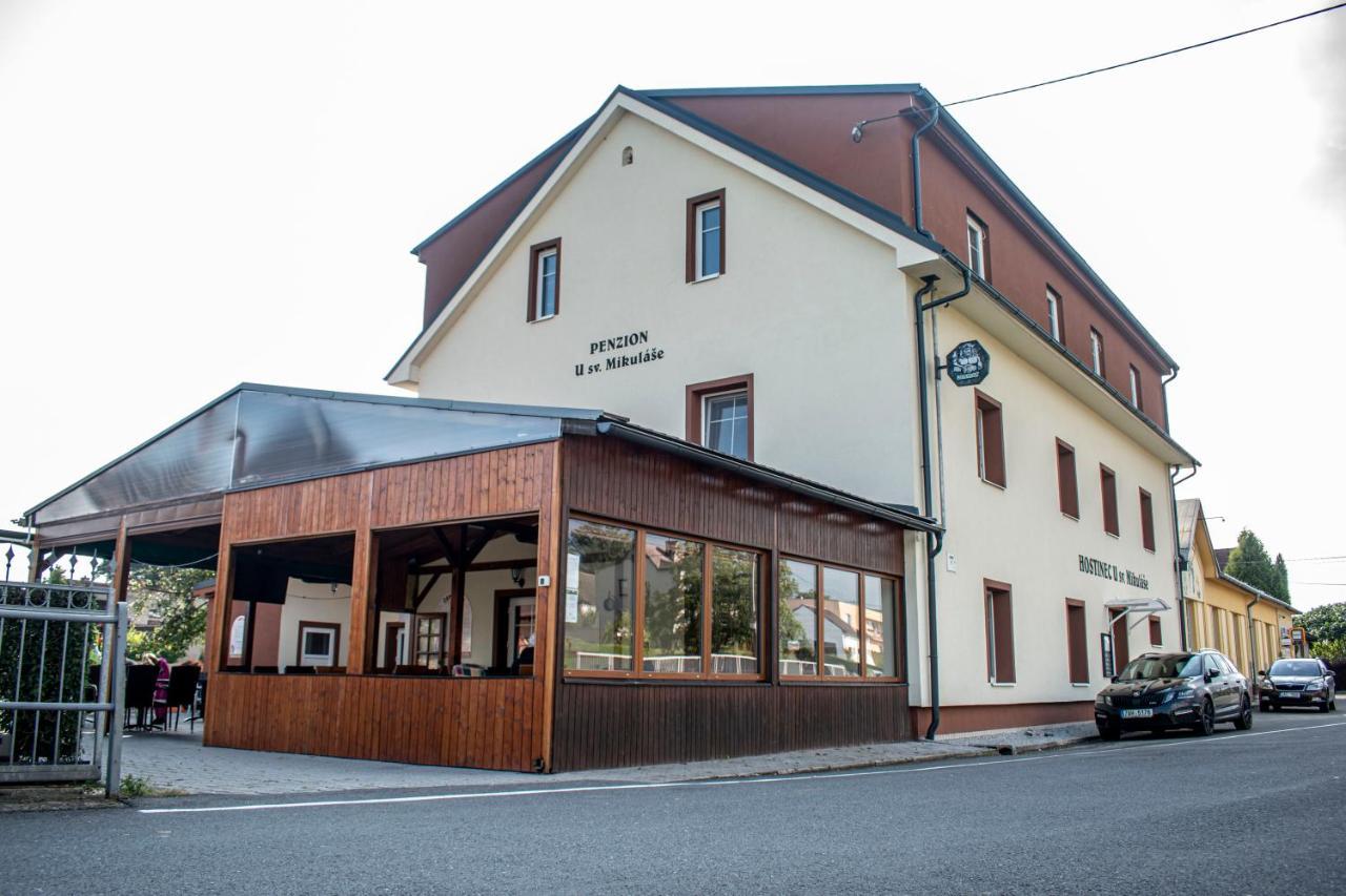 Hostinec A Penzion U Sv. Mikulase Hať Exterior foto